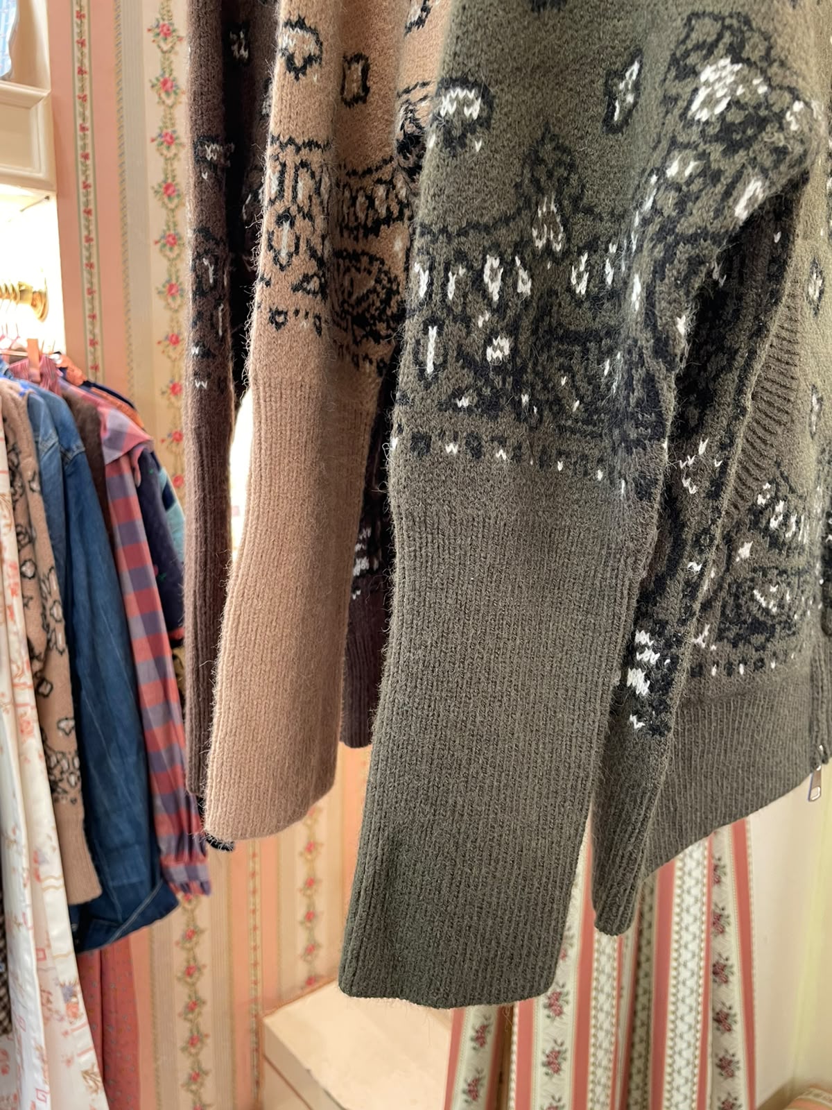 Cardigan Bandana