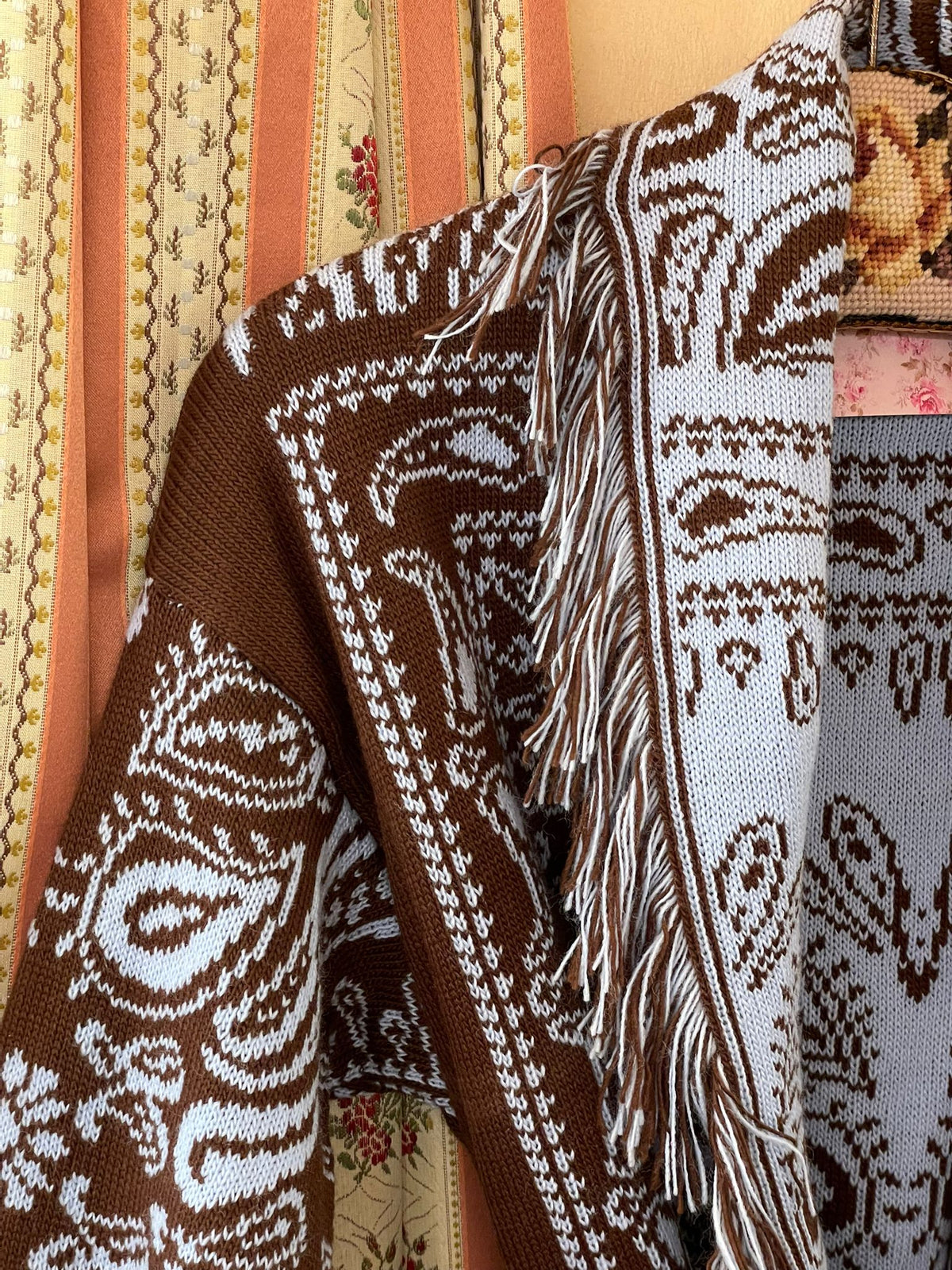 Cardigan Paisley