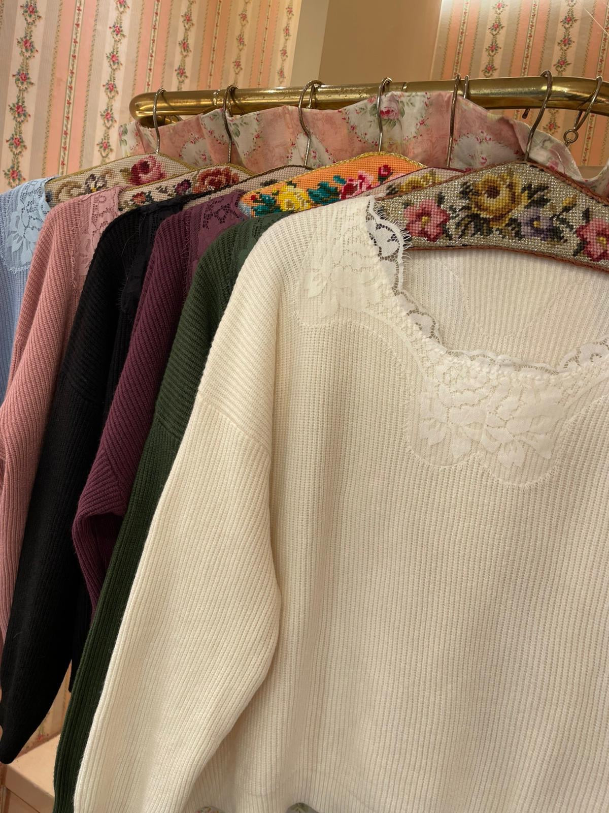 Pull Lace