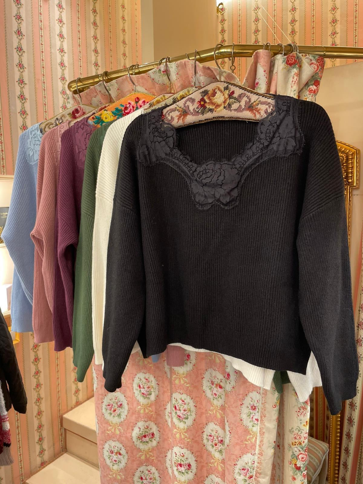 Pull Lace