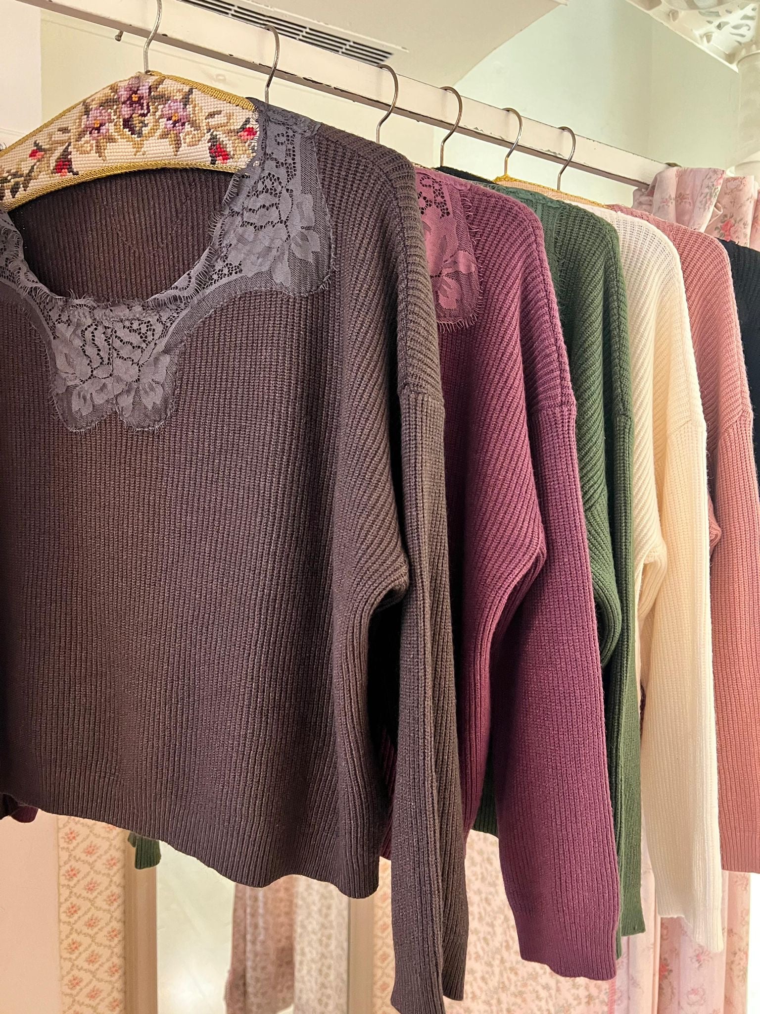 Pull Lace