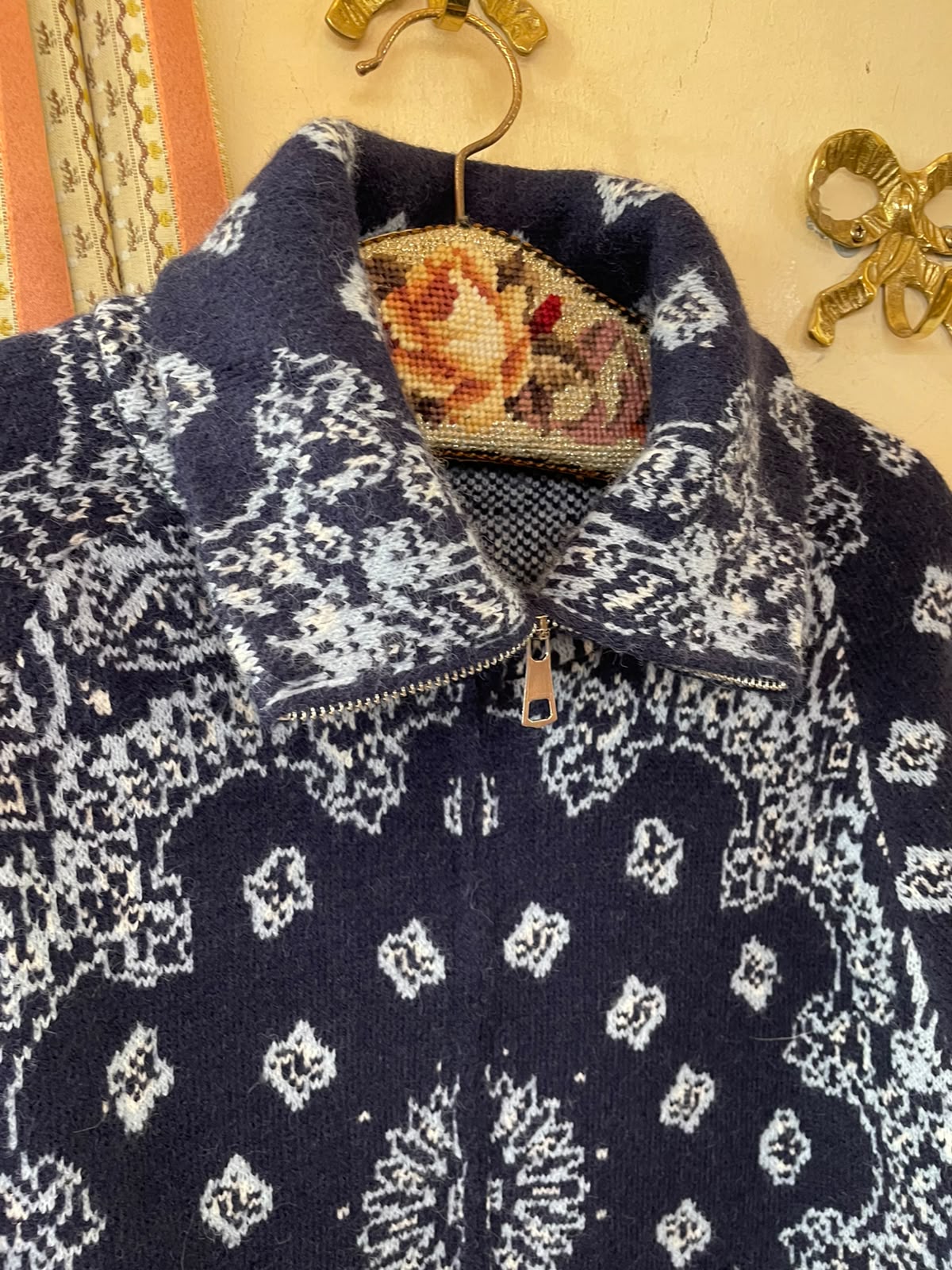 Cardigan Bandana