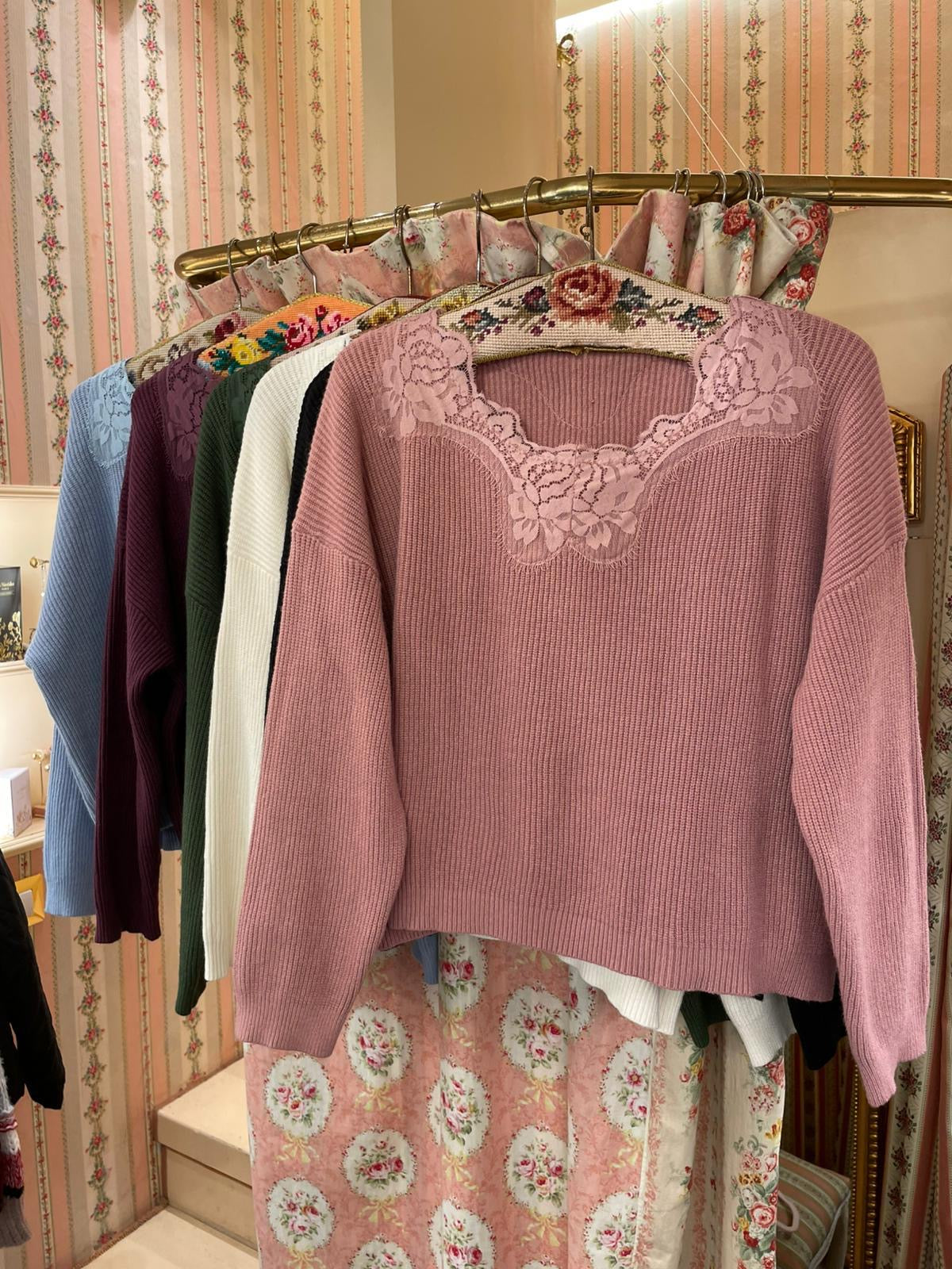 Pull Lace