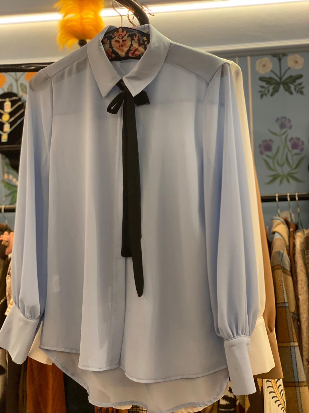 Blusa College