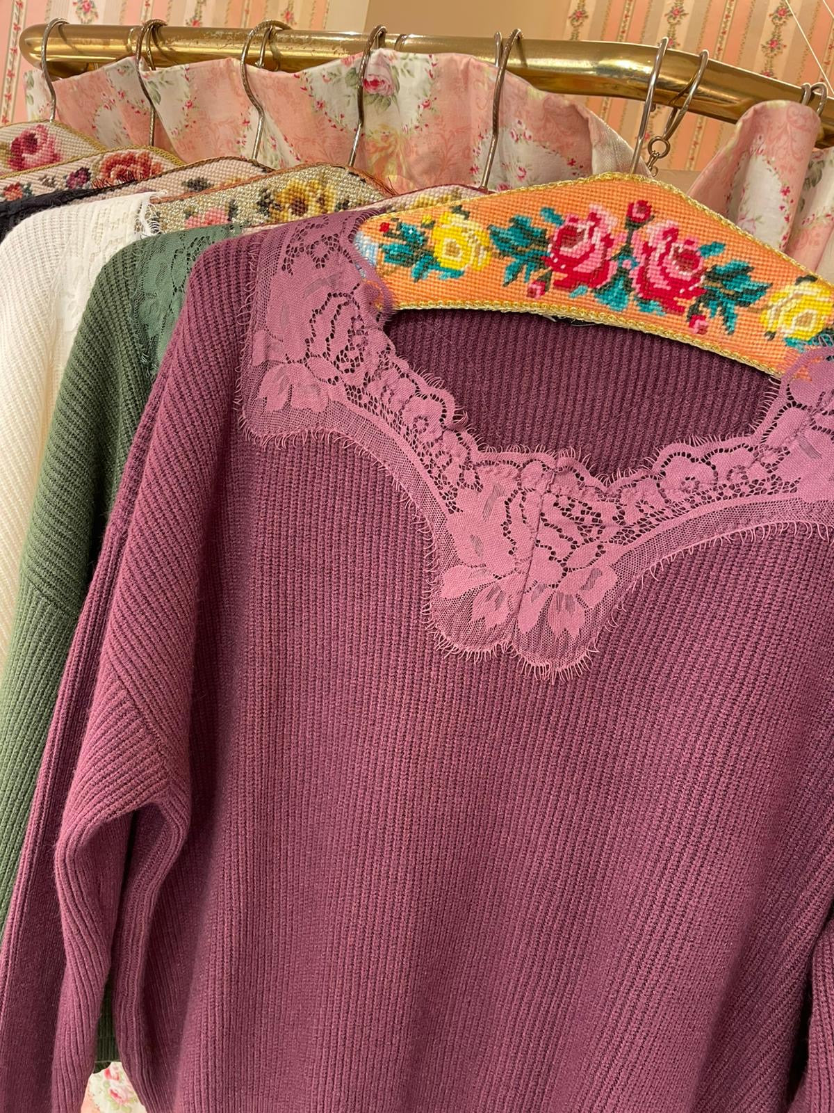 Pull Lace