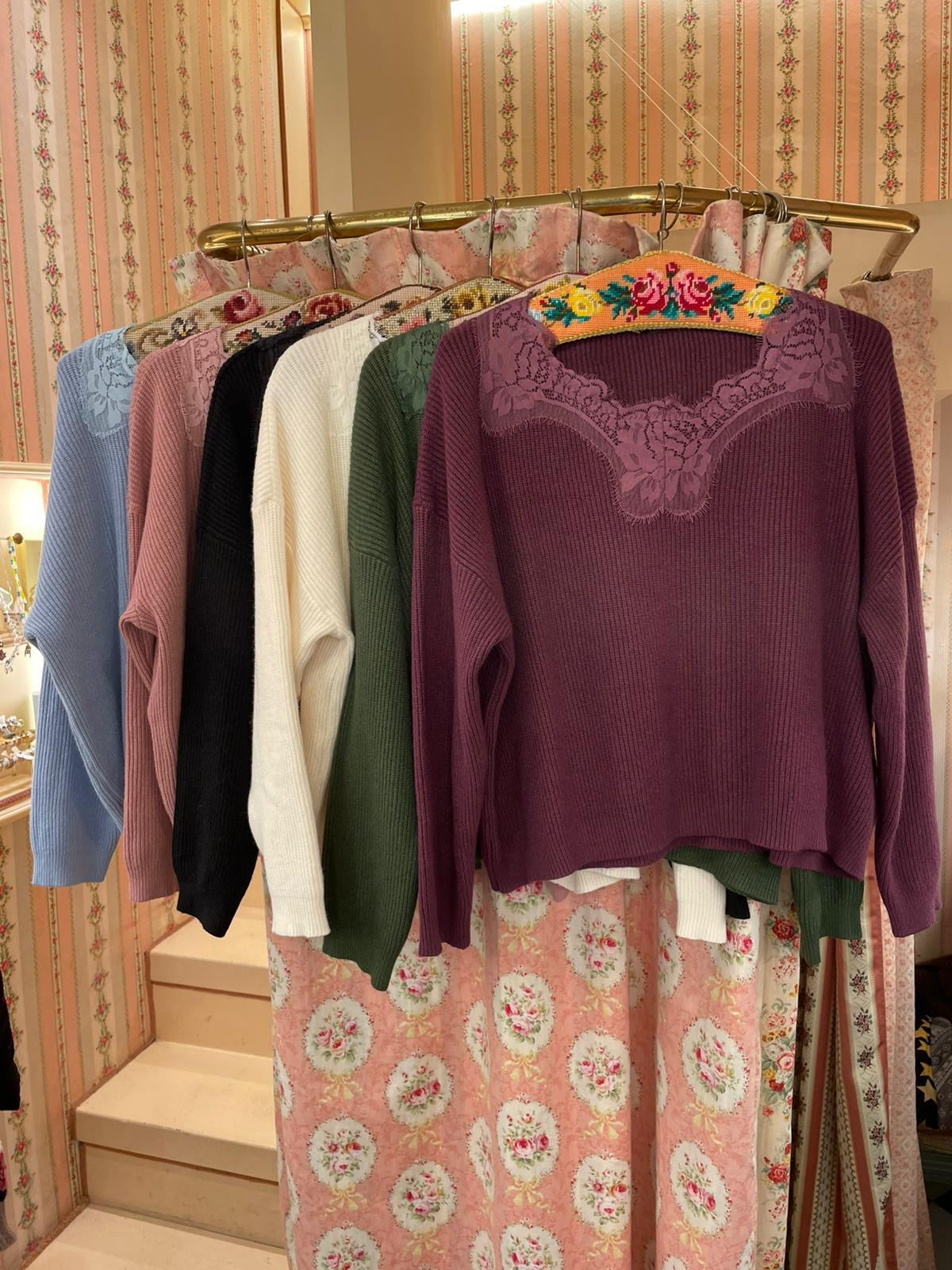Pull Lace