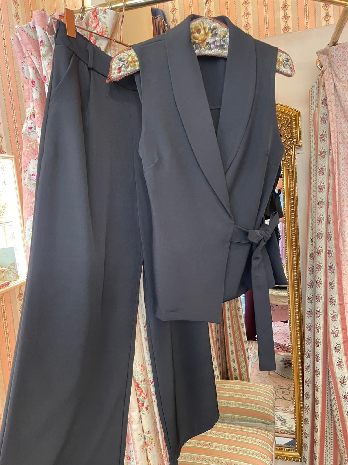 Completo gilet pantalone nero