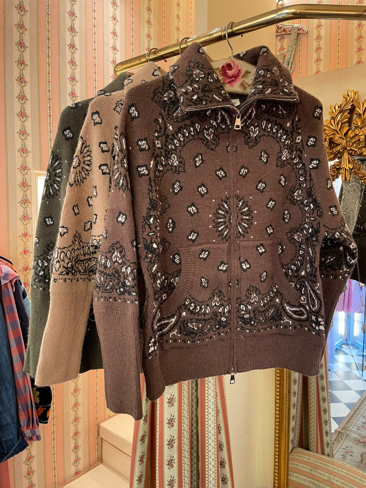Cardigan Bandana