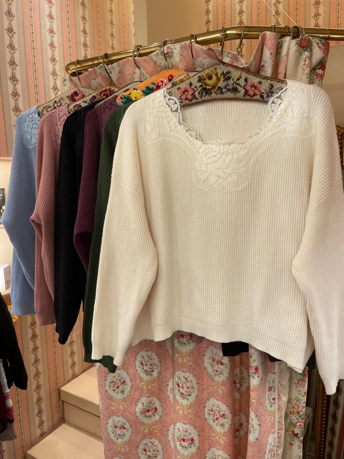 Pull Lace