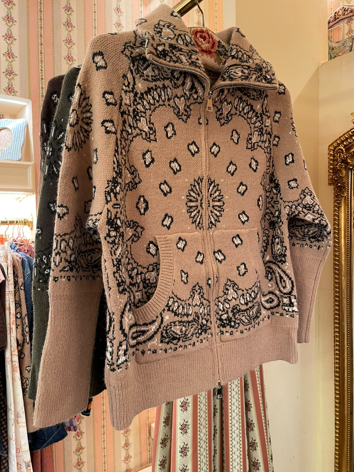 Cardigan Bandana